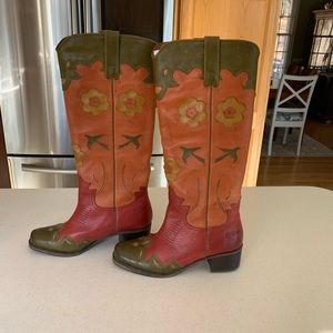 Women Leather Cowboy Booths in Excellent Condition